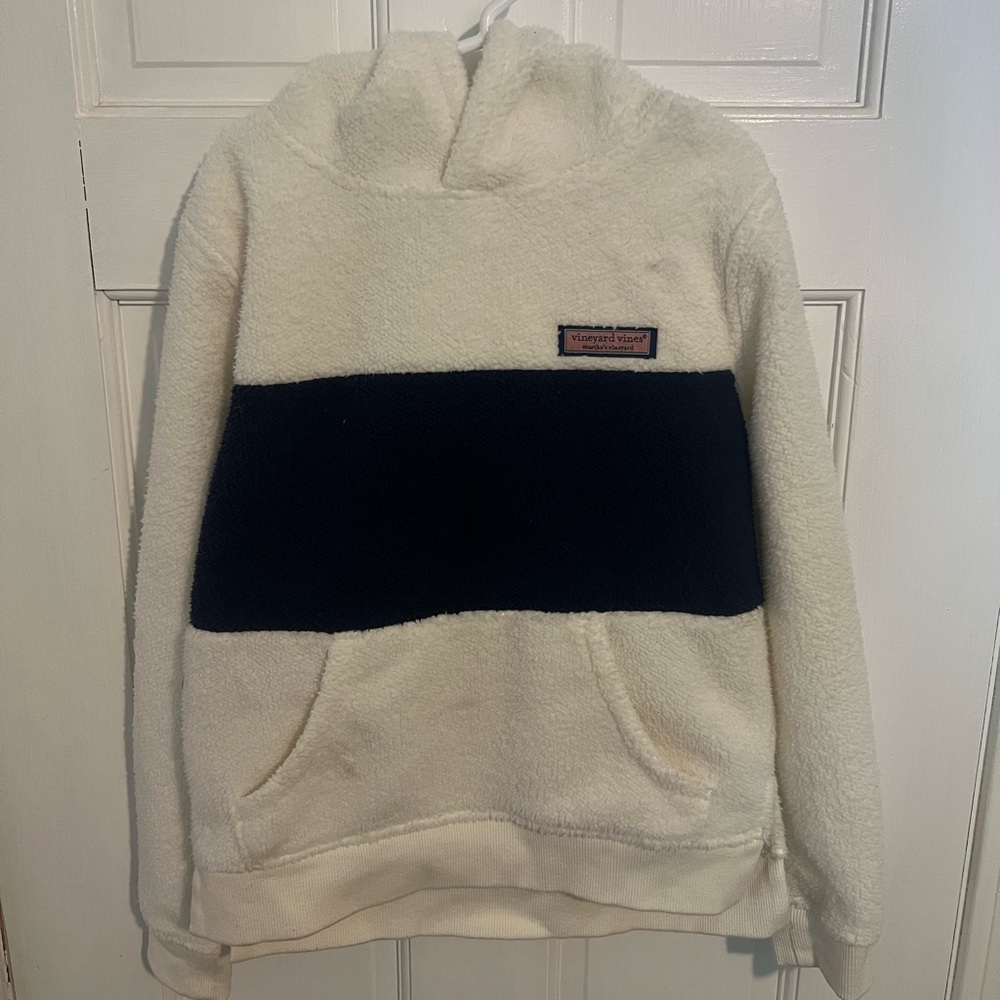Vineyard Vines Girls fleece pullover, size S (7-8)